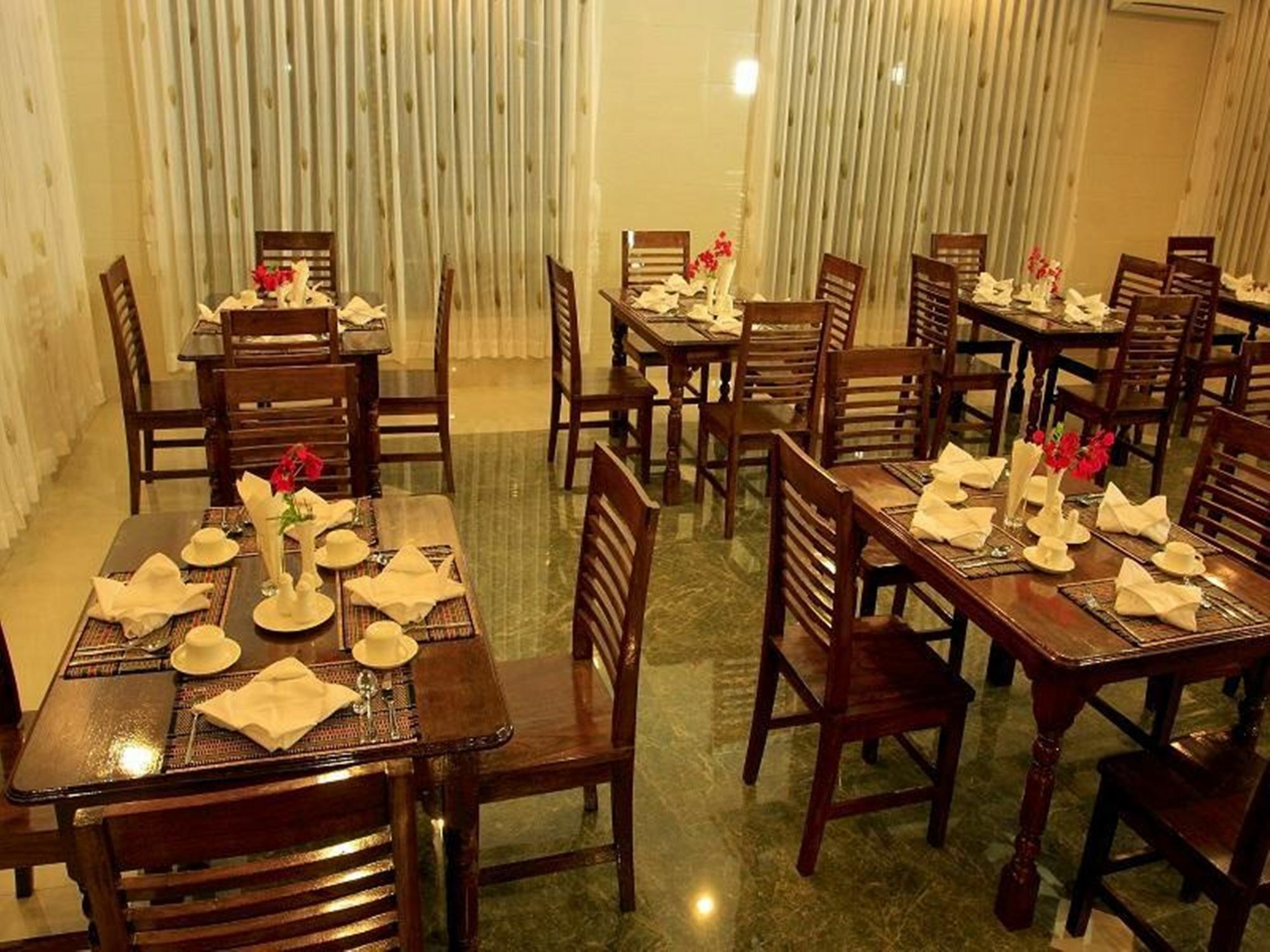 81 Hotel Inlay Nyaung Shwe Exterior foto